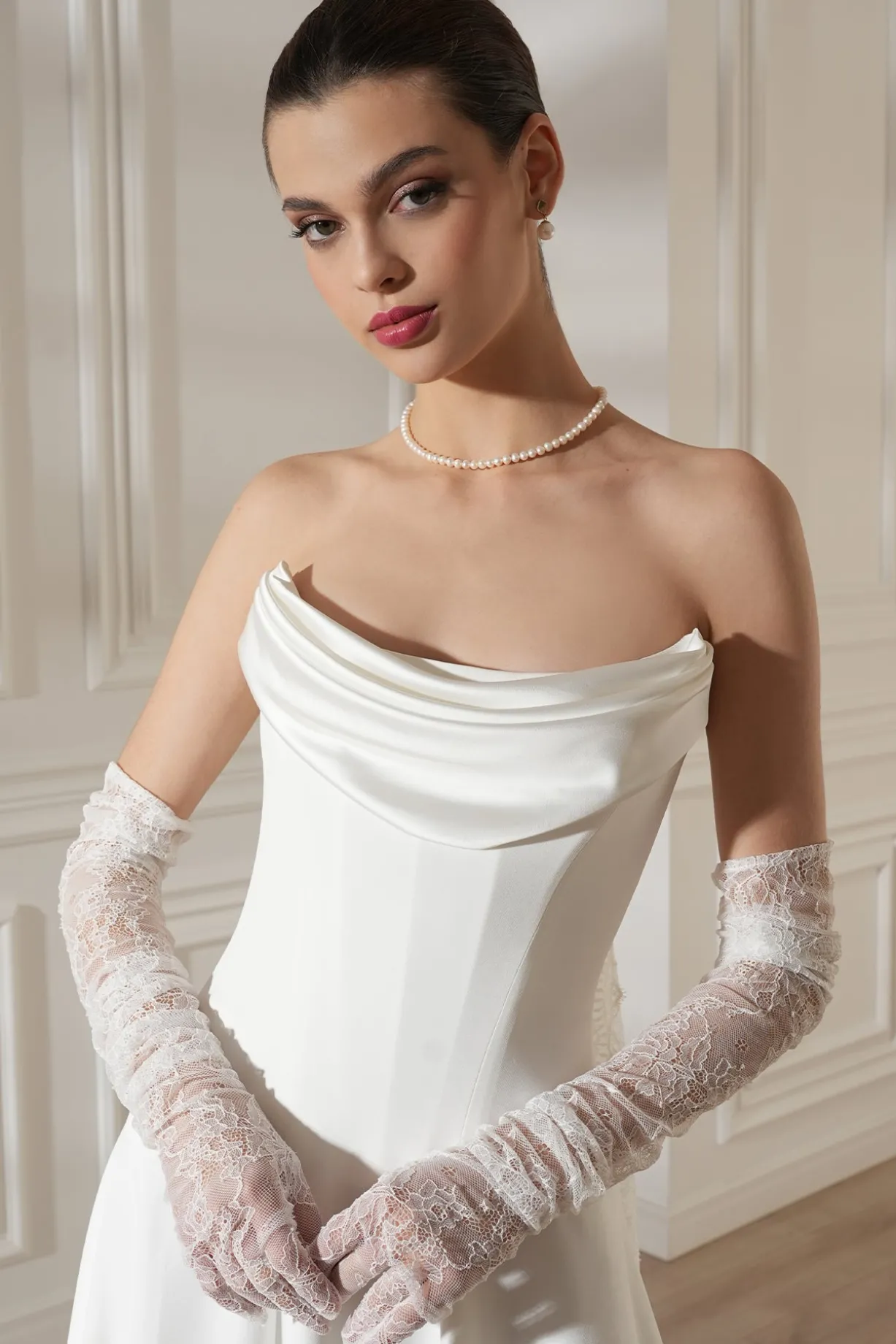 Full Finger Lace Gloves In Ivory