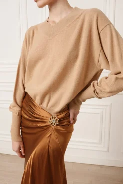 Huda V-Neck Cashmere Sweater In Dune