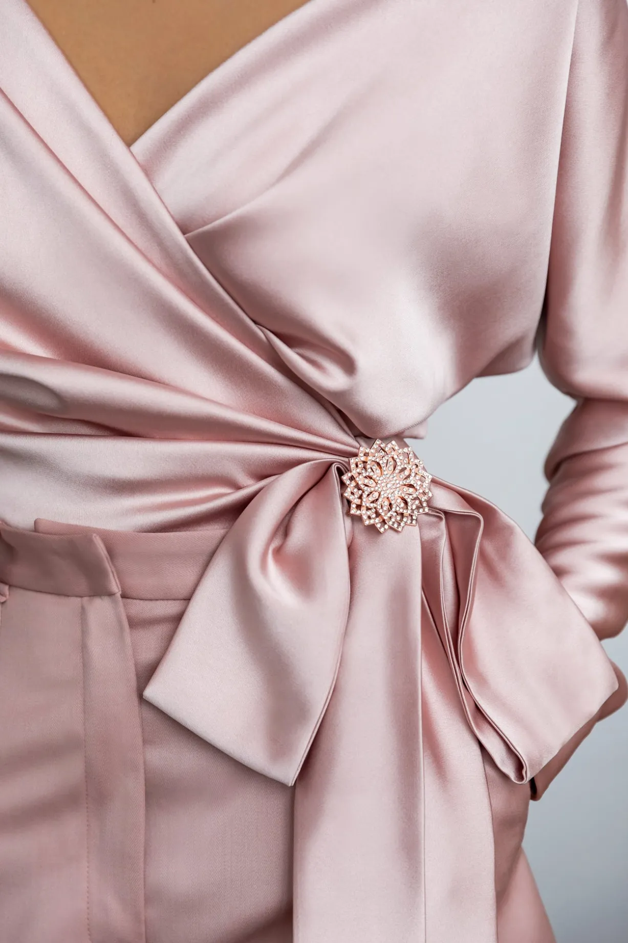 Lotus Brooch - Rose-Gold With Crystals