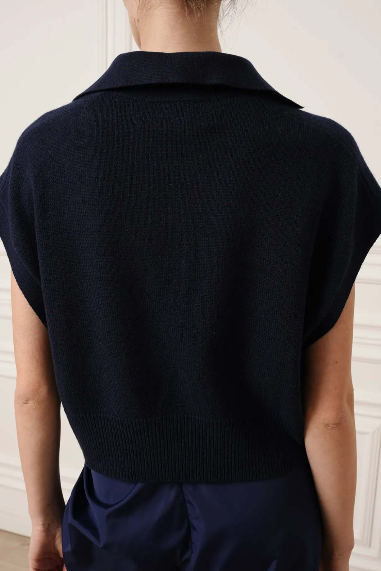 Shiya V-Neck Cashmere Sweater Vest In Neptune